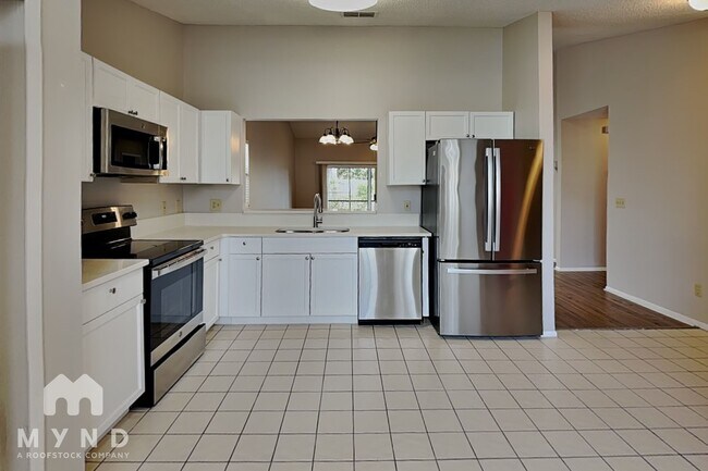 Foto del edificio - 2800 Falling Tree Cir