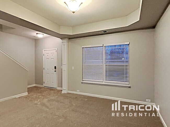 Foto del edificio - 421 Riverdale Rd