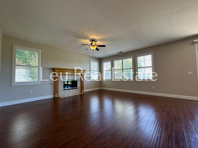 Building Photo - 8128 Damico Dr