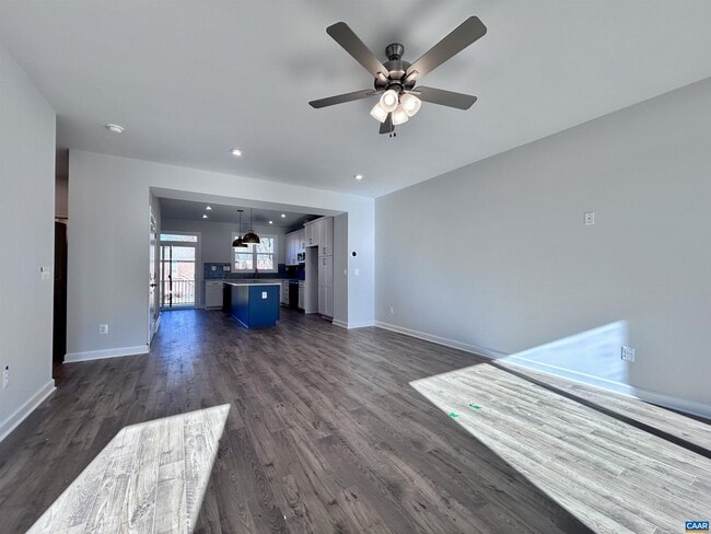 Foto del edificio - 103 Keene Ct