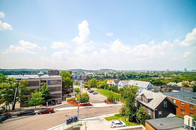 Foto del edificio - 70 Parker Hill Ave