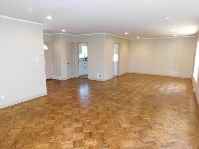 Foto del edificio - 1415 Marlborough Rd