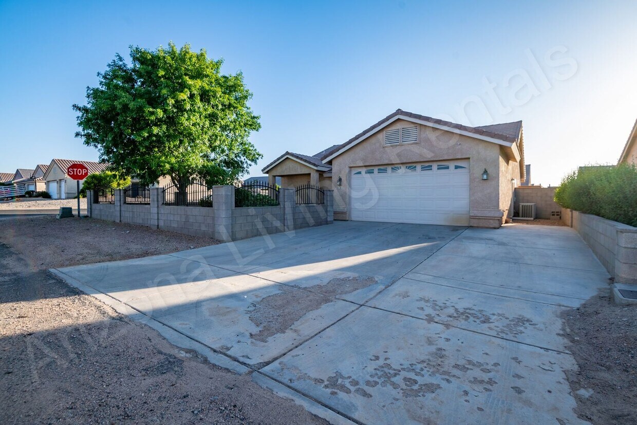 Primary Photo - GORGEOUS 4 BEDROOM HOME