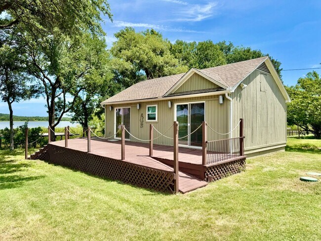 Building Photo - Guest House on Lake Granbury