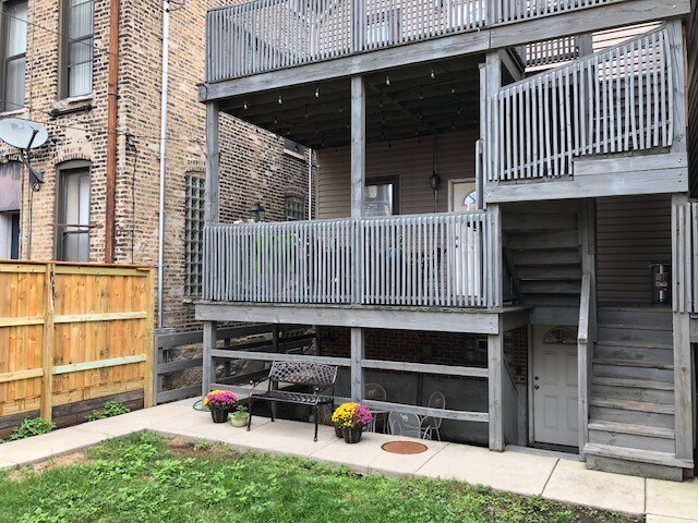 Back Deck - 458 N May St