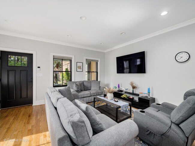 Foto del edificio - 2118 W Huron St