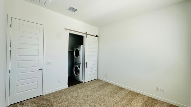 Building Photo - 23007 E Roundup Way