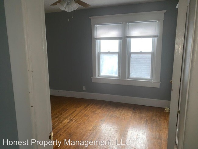 Building Photo - 3 br, 1 bath House - 521 North Rural St.