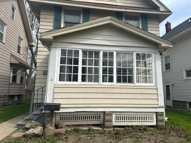 Foto del edificio - SINGLE FAMIKY FOR RENT IN MAPLEWOOD LOCATION !