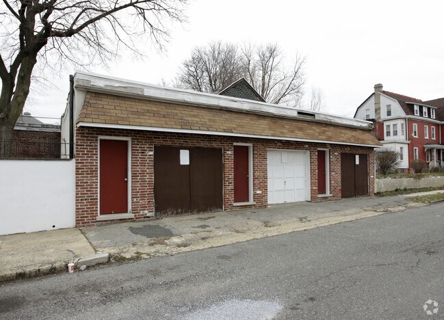 Building Photo - 4615 - 4617 Longshore Ave