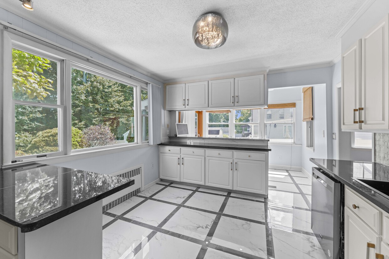 Foto principal - 210 Raymond Rd