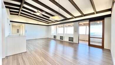 Building Photo - 4202A Sierra Dr