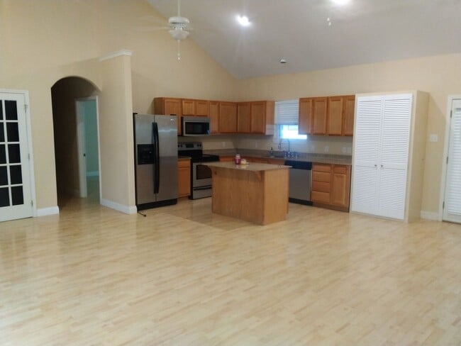 Foto del edificio - 300 Veterans Ln