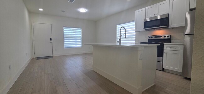 Foto del edificio - 3089 15th Ave S