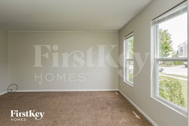 Building Photo - 831 Olmsted Dr