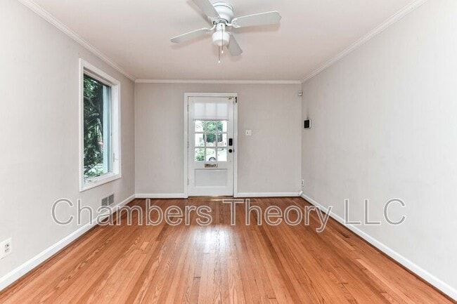 Building Photo - 419 S Barton St