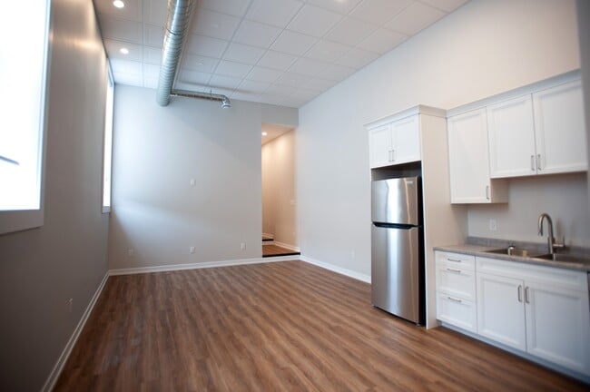 Building Photo - 201 Division St