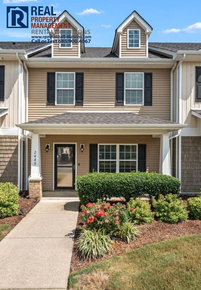 Foto del edificio - Beautiful 2BR/2.5 BA M'boro townhome close to I-24! Washer and Dryer Included!