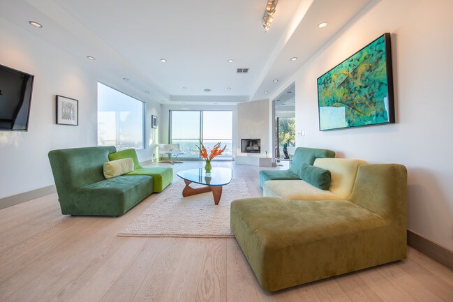 Sala de estar - 1847 Sunset Plaza Dr