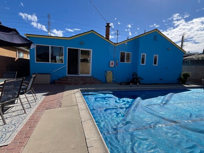 parte trasera de la casa - 2619 W 176th St