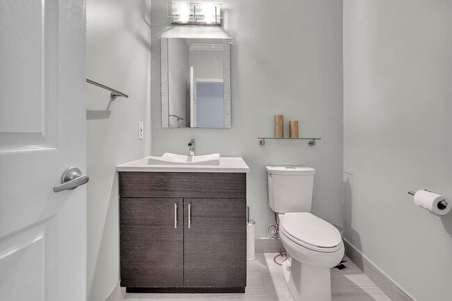 Foto del edificio - 274 Roslyn Ct