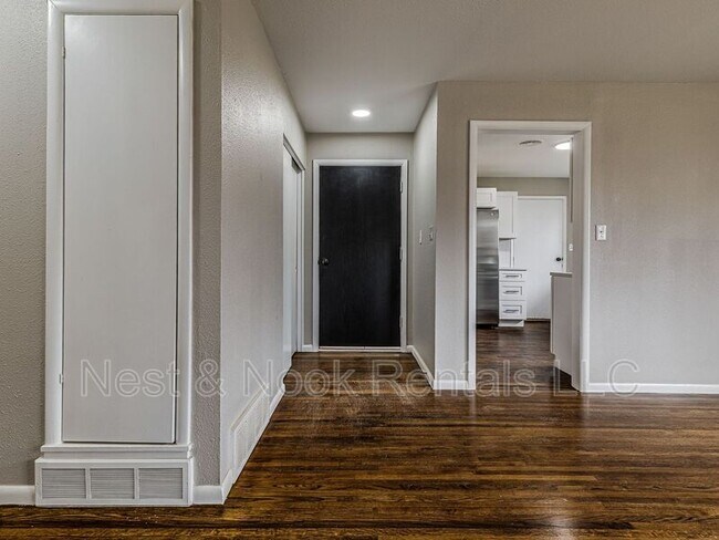 Foto del edificio - 5735 E 28th St