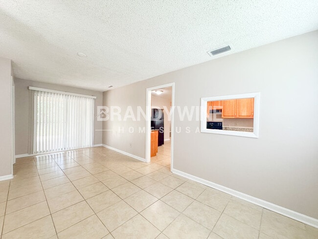 Building Photo - 3026 Mangrove Ave
