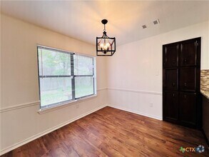 Building Photo - 1702 Fox Trail