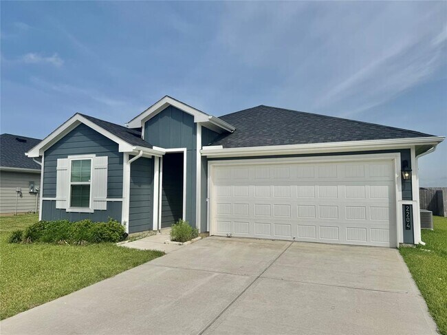 Building Photo - 2204 Laurel Bloom Ln