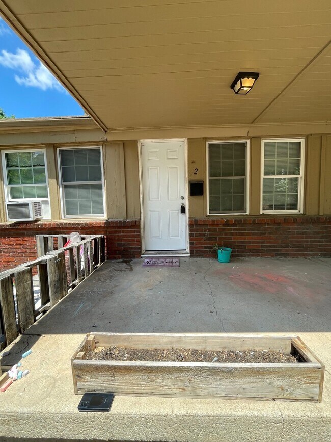 1512 S Pattie St Unit 2, Wichita, KS 67211 Room for Rent in Wichita, KS