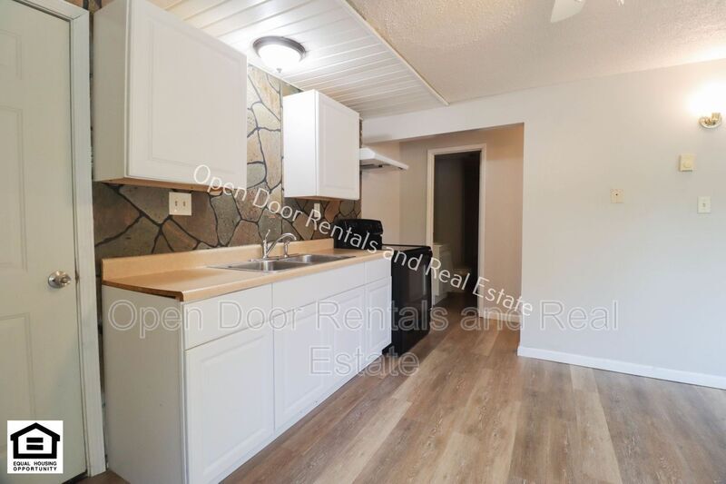 501 N Broadway St Unit D, Butler, IN 46721 Condo for Rent in Butler