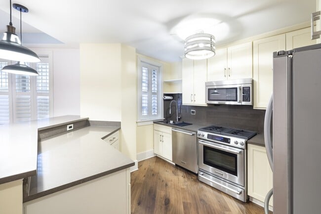 Photo - 1910 Kalorama Rd NW Townhome