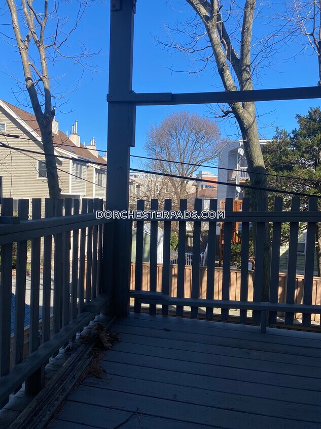 Foto principal - 52 Crescent Ave
