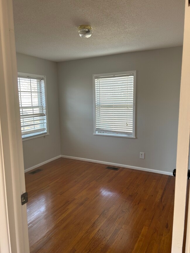 Building Photo - 18805 E Arrowhead Dr