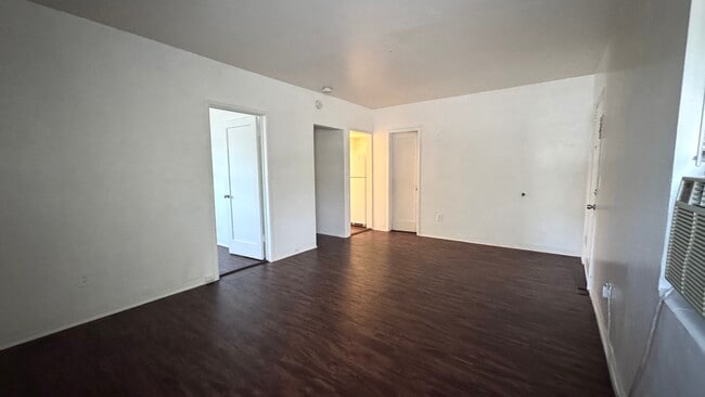 Building Photo - Villa Style Apartment 4410 / Unit 4410