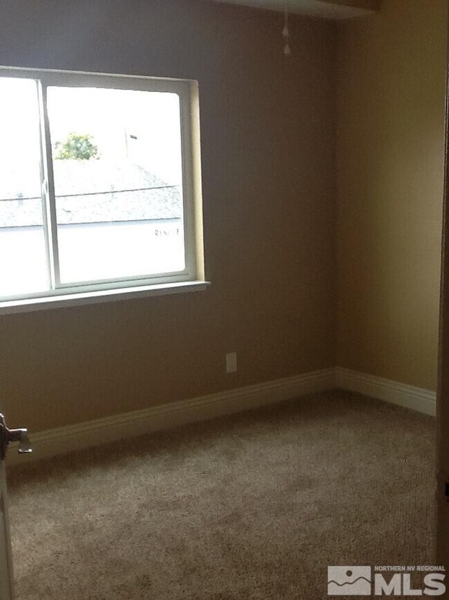 Foto del edificio - 476 Sunshine Ln