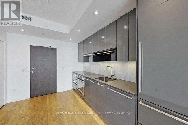 Building Photo - 117-3117 McMahon Dr