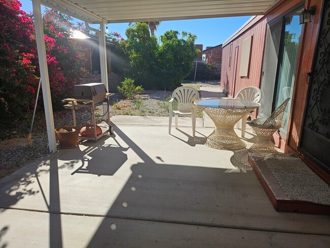 Foto del edificio - 13239 E 48th St