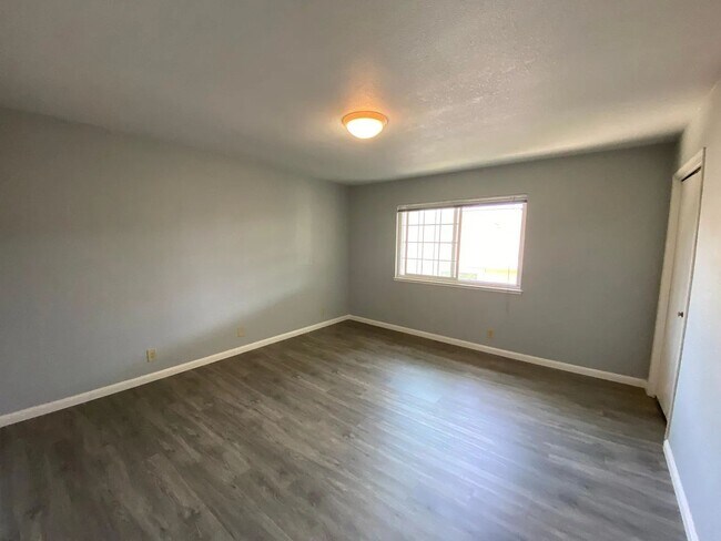 Building Photo - 180 Boston Ave