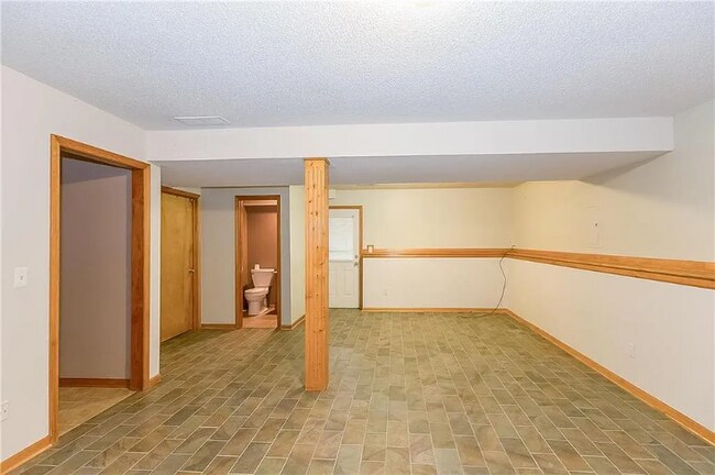 Building Photo - 1305 NE 105th Terrace
