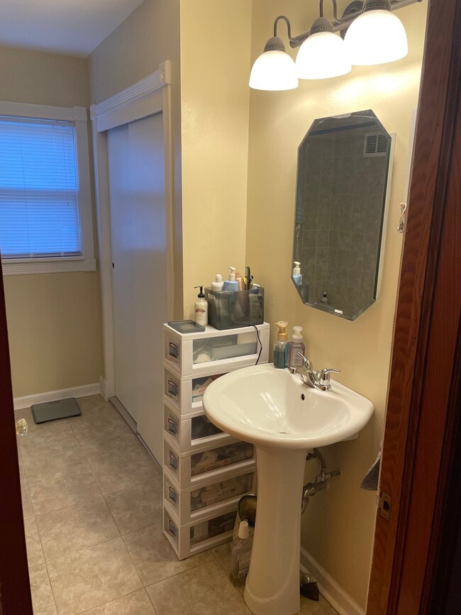 Bathroom has shower over tub, and closet - 6629 W Lincoln Ave