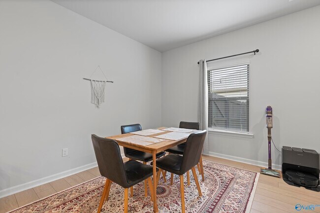 Foto del edificio - 14971 Greenleaf Dr