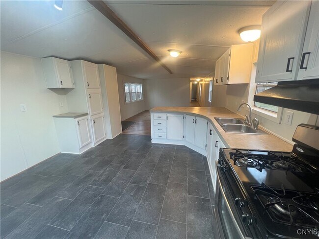 Foto del edificio - 3553 Bleachery Pl