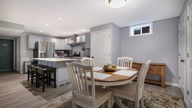 Foto del edificio - 321 E Jefferson St