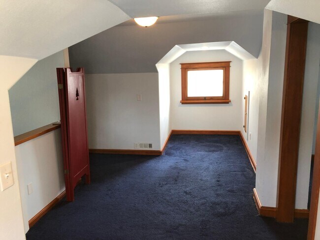 Building Photo - 821 E Liberty Ave