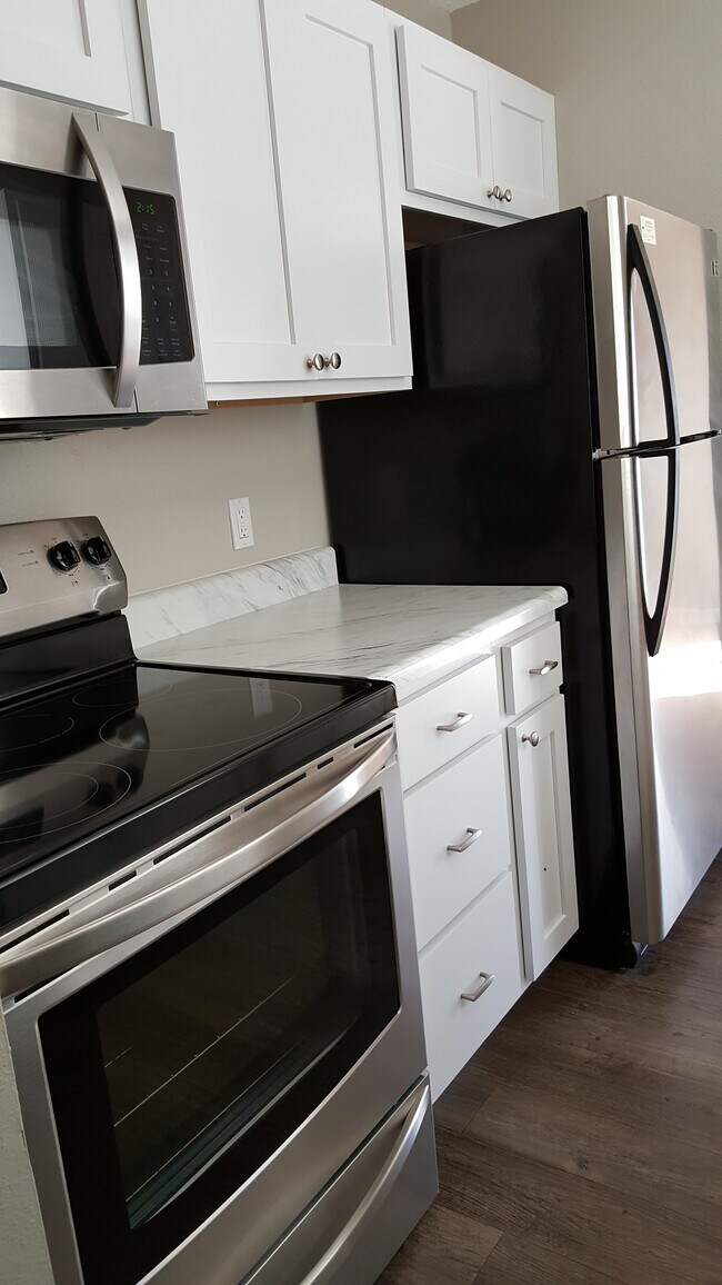 Kitchen - 901 Sundown Dr