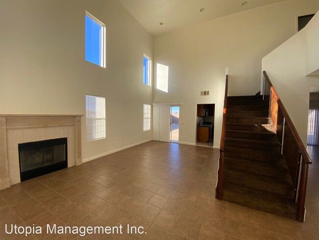 Building Photo - 4 br, 3 bath House - 2135 E. Nugent St.