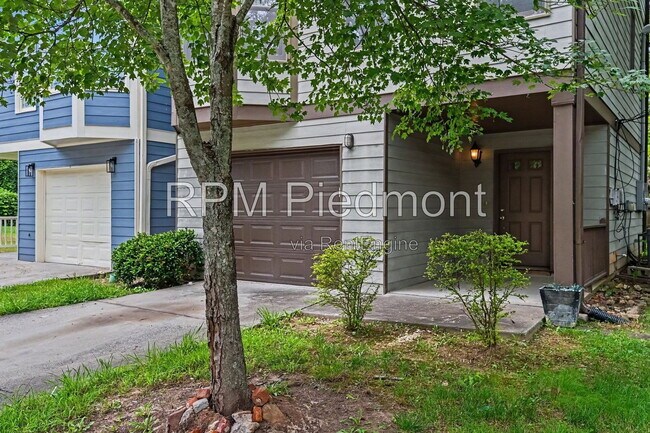 Foto del edificio - 740 Prince Pl NW