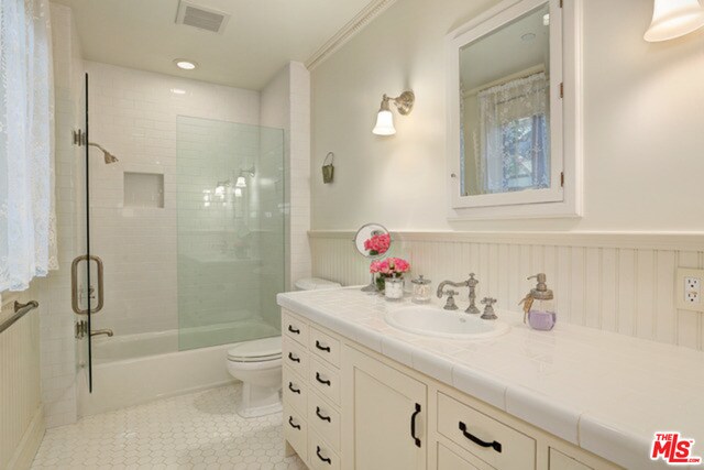 Foto del edificio - 707 Palisades Beach Rd