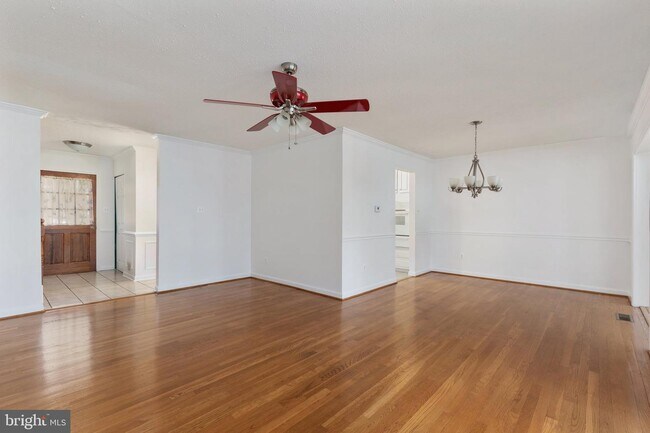 Foto del edificio - 6004 Jennings Ln